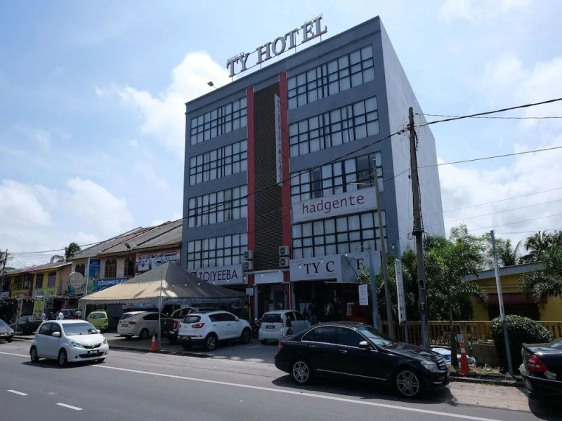 OYO 762 TY Hotel