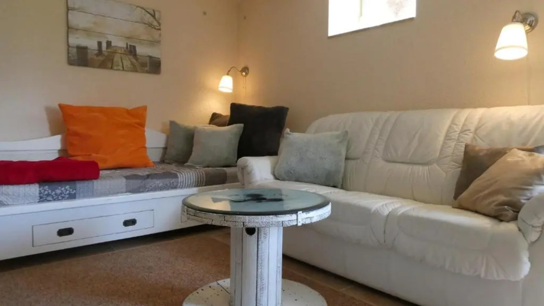 WeisseVilla Friedrichsbrunn Fewo SOLIDE