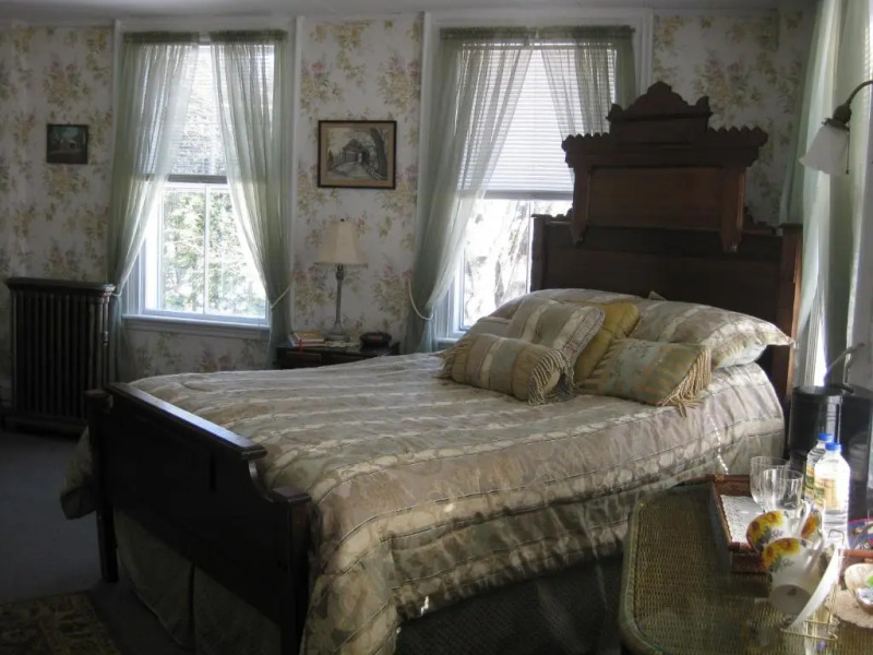 The Bridges Inn at Whitcomb House B&B