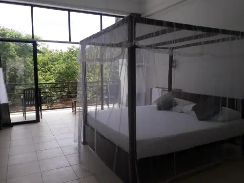 Mahinda Hotel and Restaurant