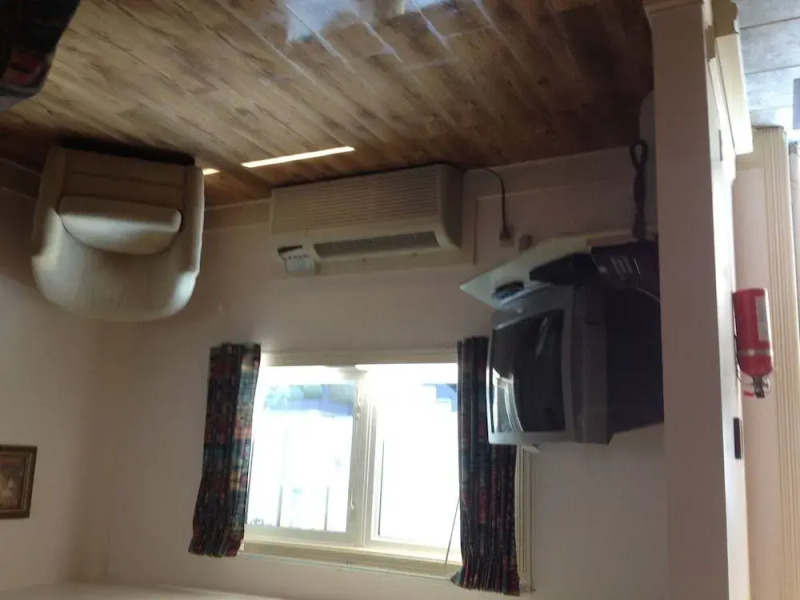 Seawinds Motel & Cottages