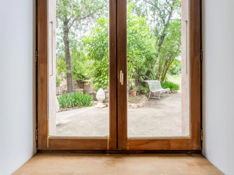 Tranquil holiday home in Cébazan with private pool