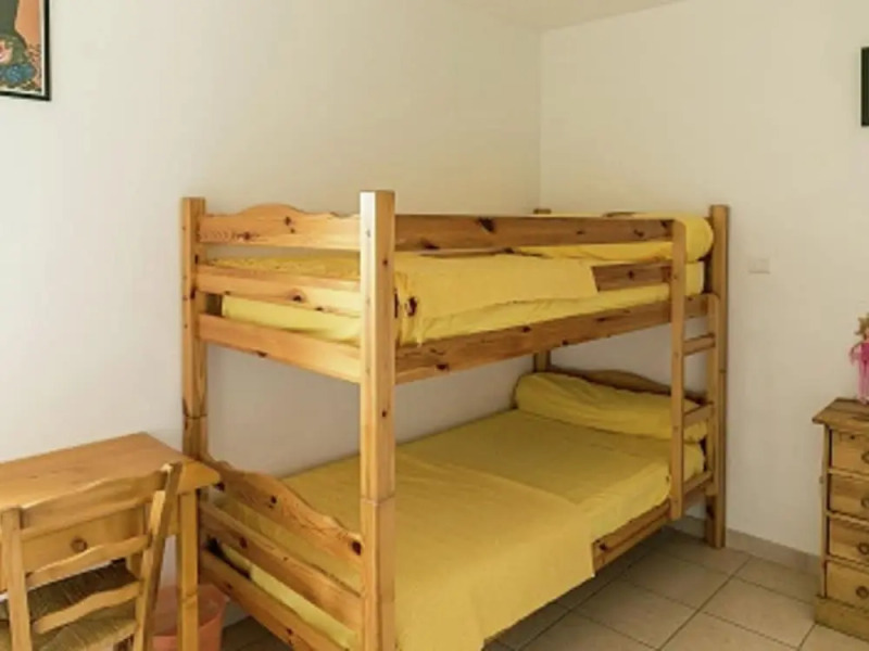 Magnificent Holiday Home with Swimming Pool in Oppede