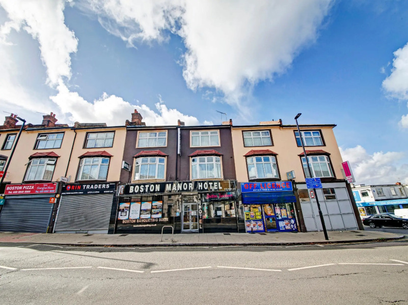 OYO Bostons Manor Hotel, Hanwell London