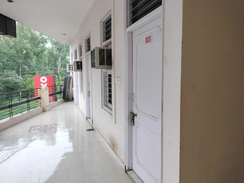 Oyo 92004 Rajeev Pg Guest House