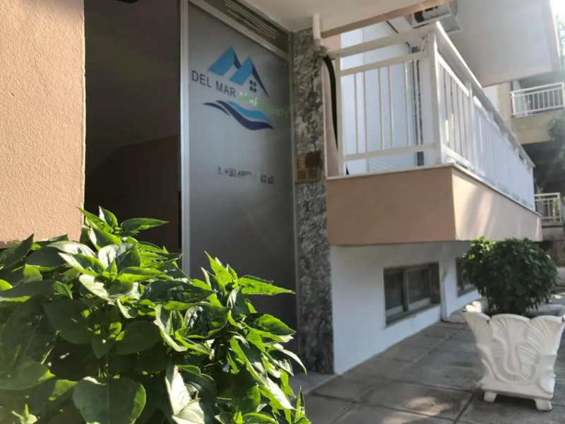 Del Mar Apartments II