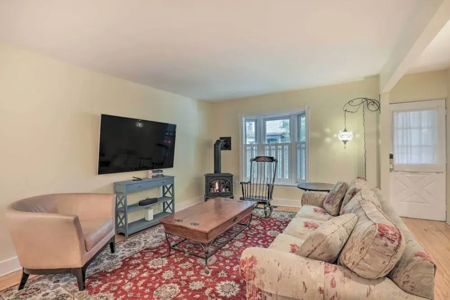 Charming Lambertville Retreat - 1 Mi to River!