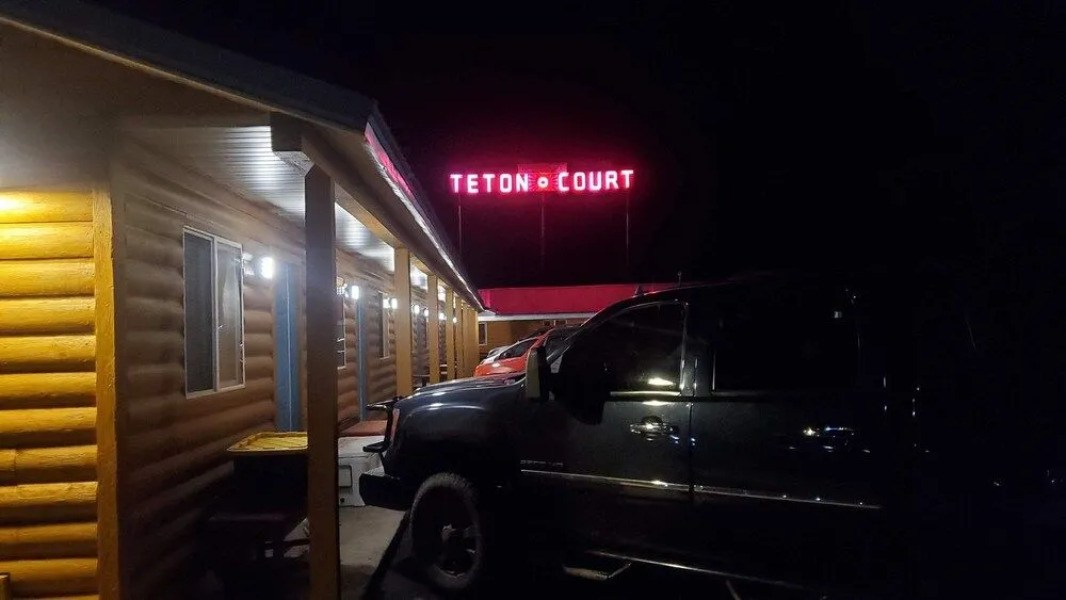 Teton Court Motel