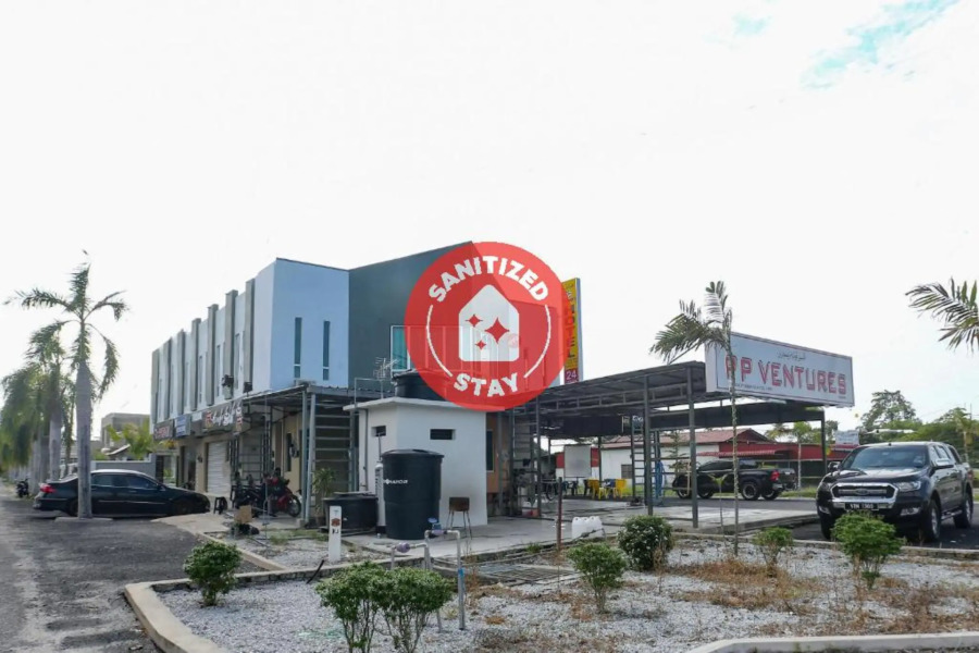 OYO 89859 PP Traveller's Hotel