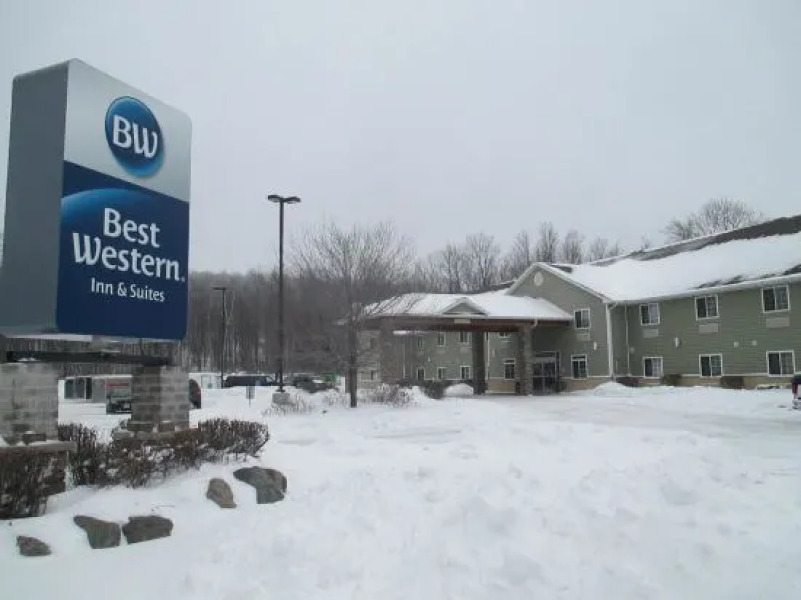 Best Western Crandon Inn & Suites