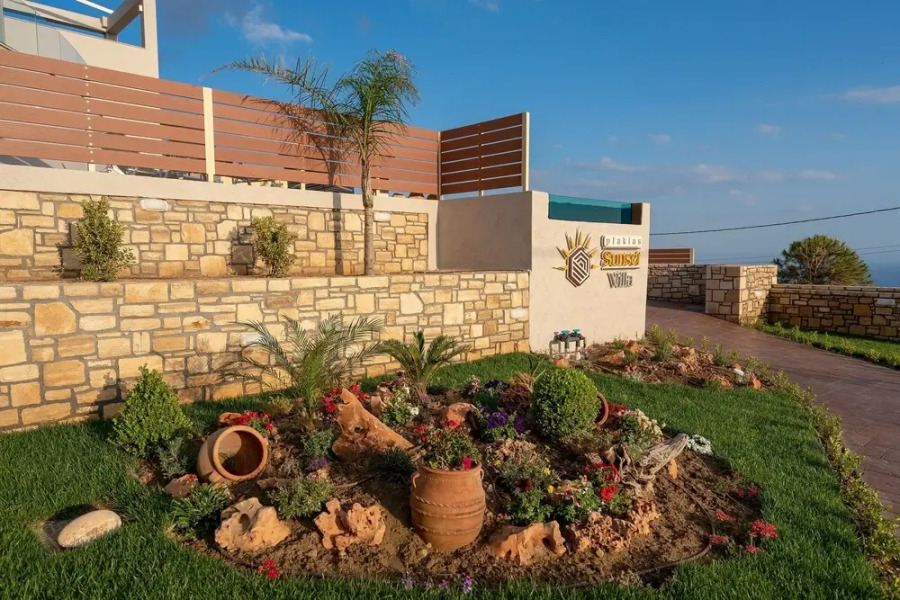 Mountainside Villa With Private Pool and Kids Playground Walk to Restaurant