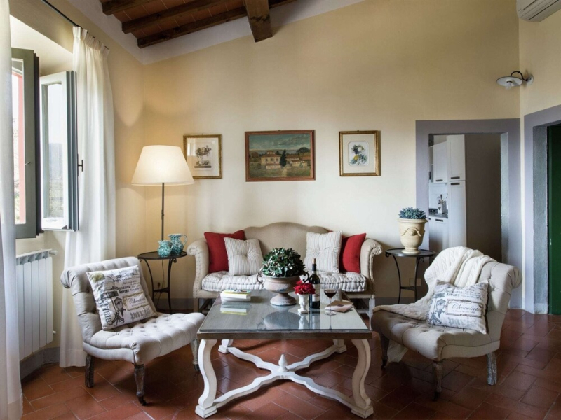 Sprawling Mansion in Tuscany With Swimming Pool