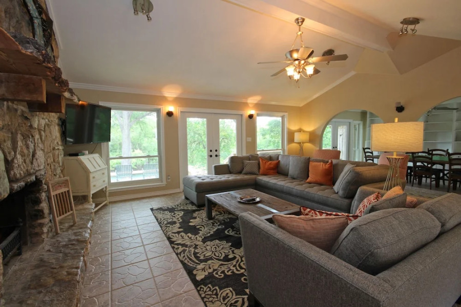 Maverick's River Retreat 3 Bedrooms 2 Bathrooms Home