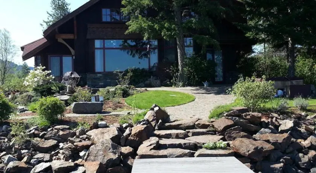 Lakefront Vacation Property at Sandpoint/Schweitzer Mountain Ski Resort
