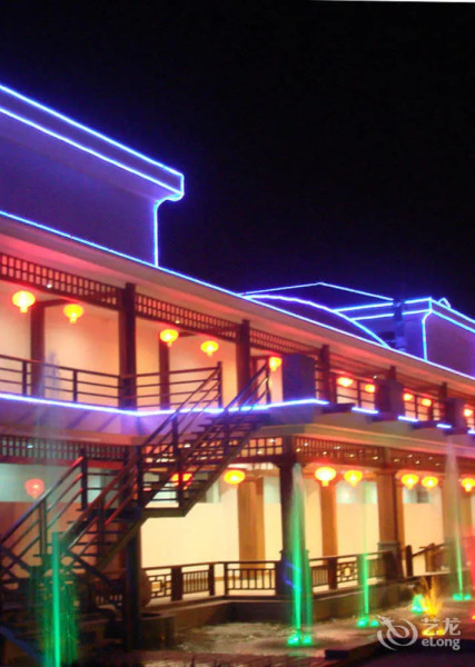 Shapotou Holiday Hotel