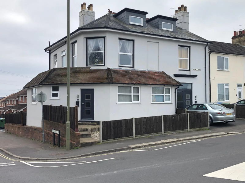 La Fontaine Court Apartments by Aldershot Short Stays