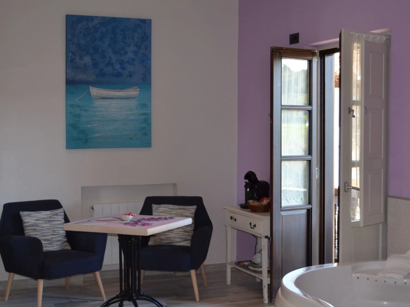 Suites con Jacuzzi Santillana