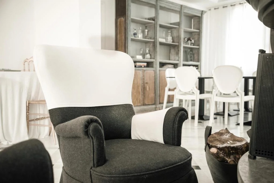 Opera 01 Maison De Charme Bed  Breakfast