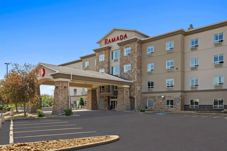 Ramada by Wyndham Drumheller Hotel & Suites