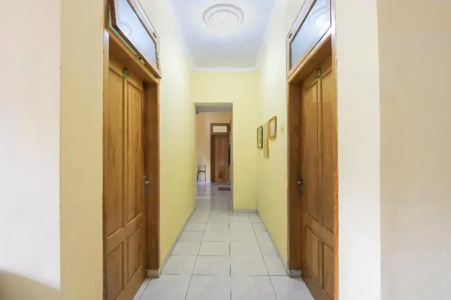 Wallet Family Residence Syariah by OYO Rooms