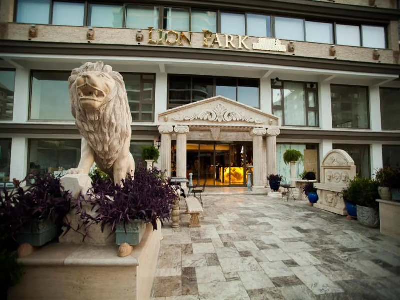 Lion Park Suites & Residence Hotel