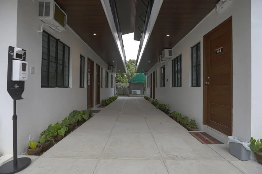 OYO 736 Jade Apartelle