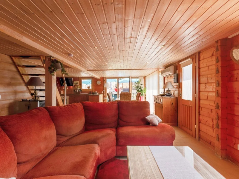 Beautiful Holiday Home in Le Cheylard with Fireplace