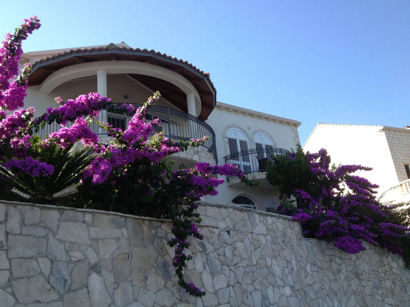 Villa Almadria Luxury Bed & Breakfast