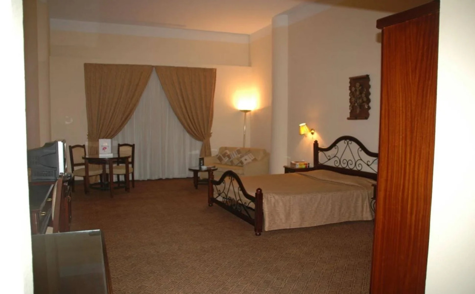 Down Town Alexandria Hotel