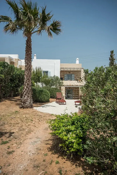 Errieta House · Eclectic island villa - gorgeous sea views, garden