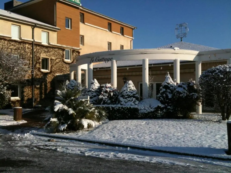 Brit Hotel Le Cottage