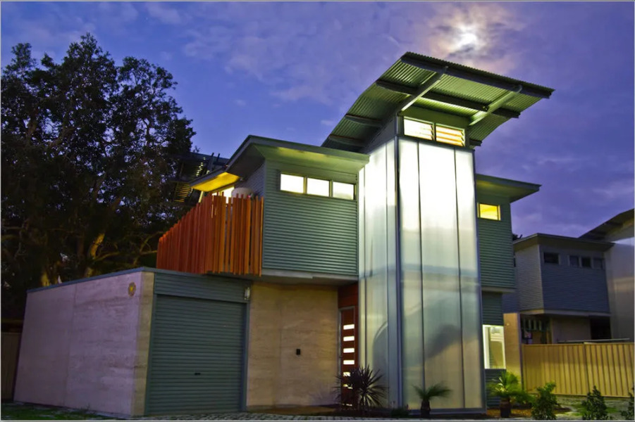 Sun Worship Crescent Head