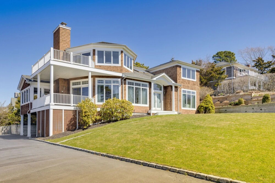 Hamptons Home Near Beaches w/ Pool & Water Views!