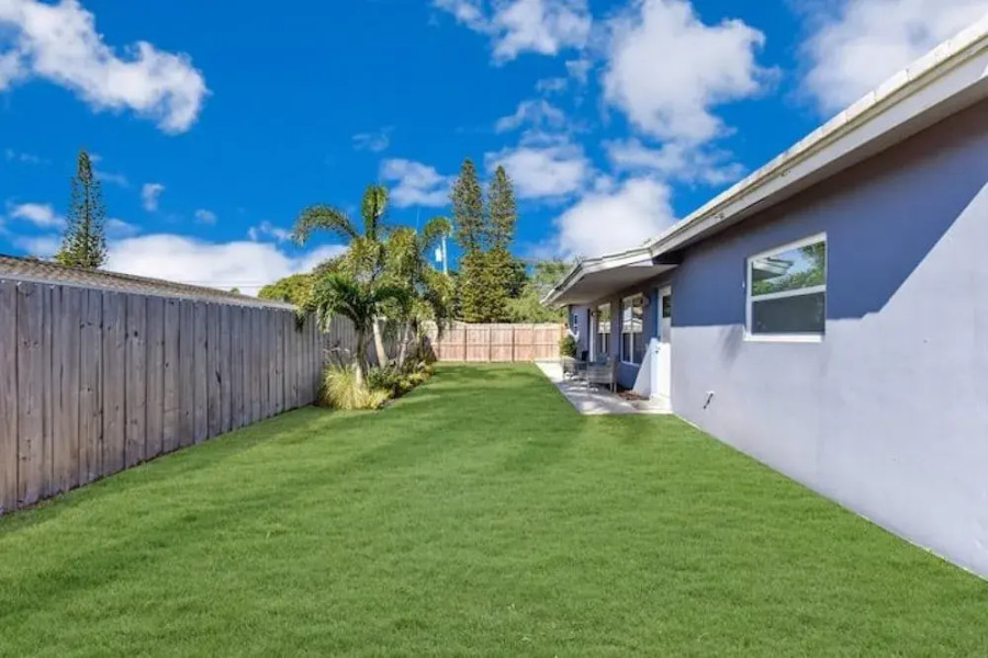 Stylish Duplex Apartment On Canal