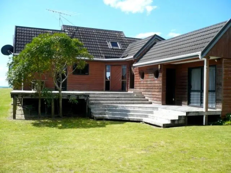 Matarangi Ocean Views - Matarangi Holiday Home