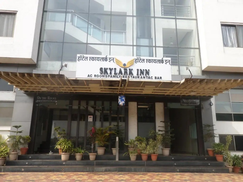 Hotel Skylark Inn