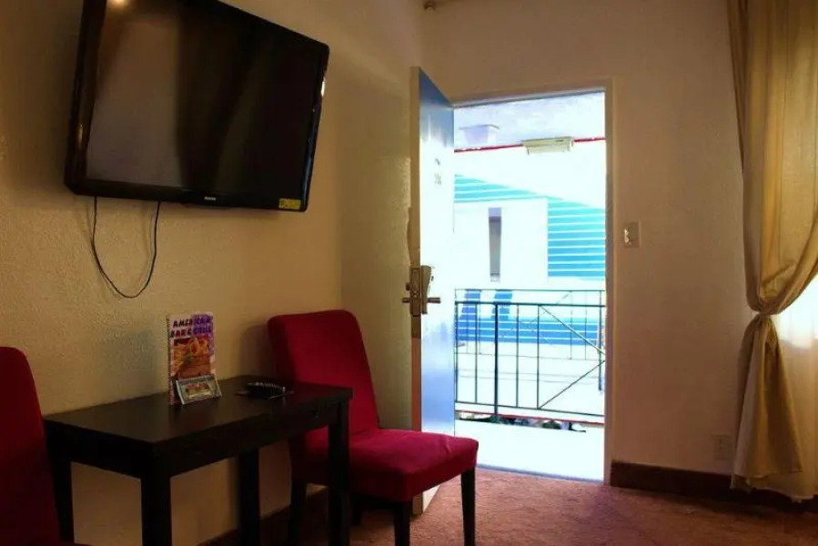 Tradewinds All Suite Hotel