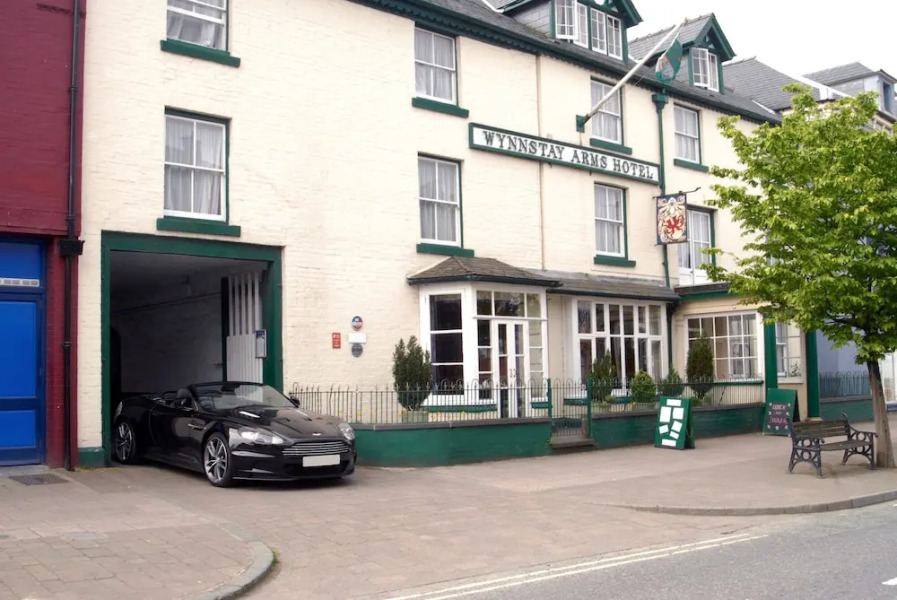 Wynnstay Hotel