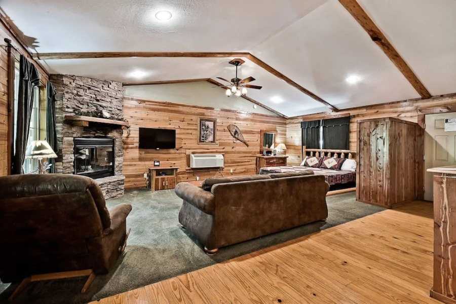 Lake Forest Luxury Log Cabins