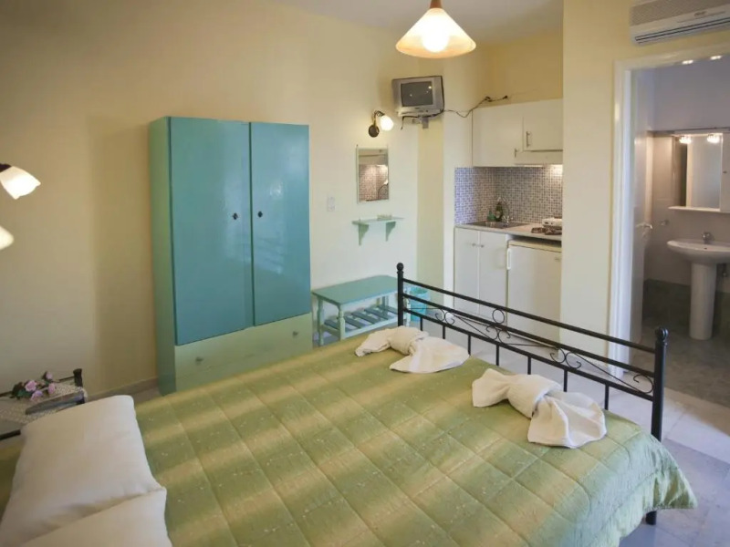 Koulas Pension - Red Lake