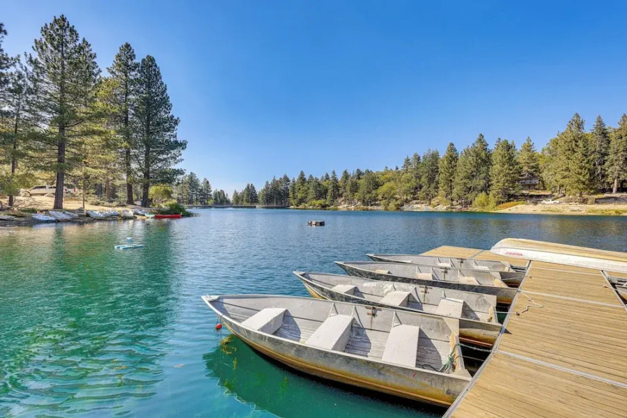 Walk to Water: Cozy Cabin in Green Valley Lake!