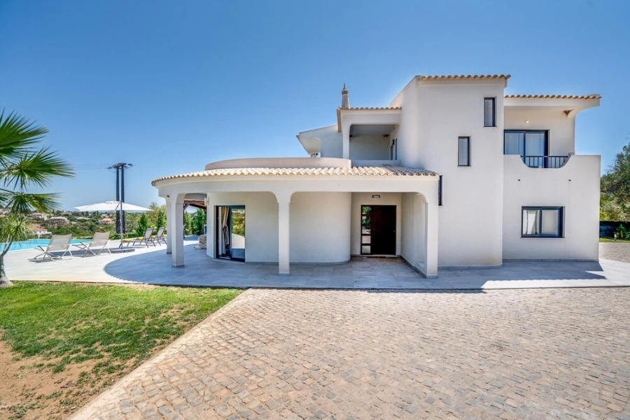 Luxurious 4 bed Villa in Loul