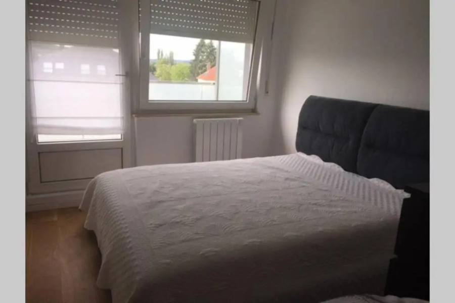 2 bedroom Penthouse with stunning view!