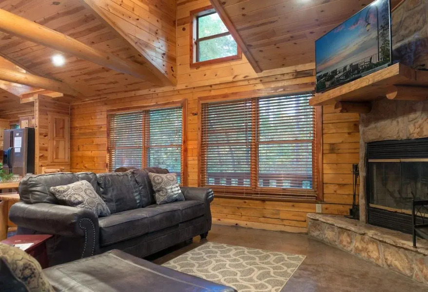Serenity Forest Cabin With Private Hot Tub and Grill on the Back Deck by Redawning