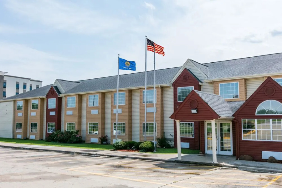 Days Inn & Suites Pryor