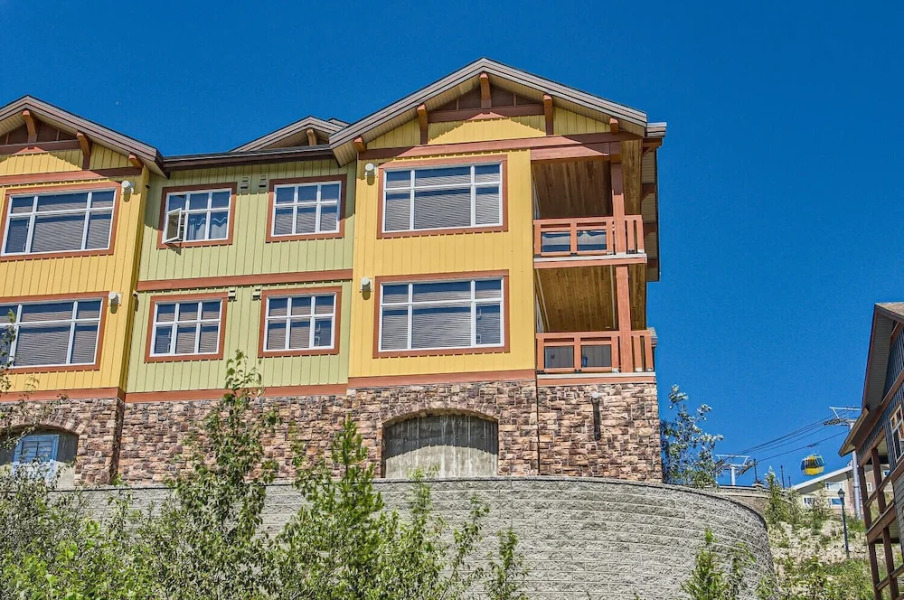 The Crescent by Okanagan Premier