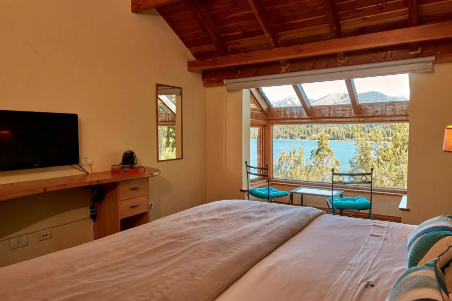 Peninsula Petit Hotel