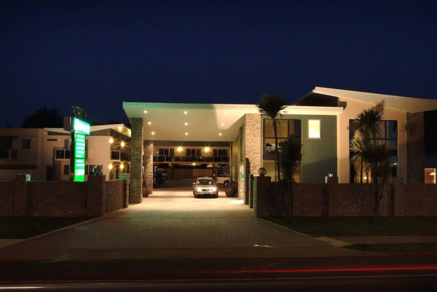 Emerald Spa Motor Inn