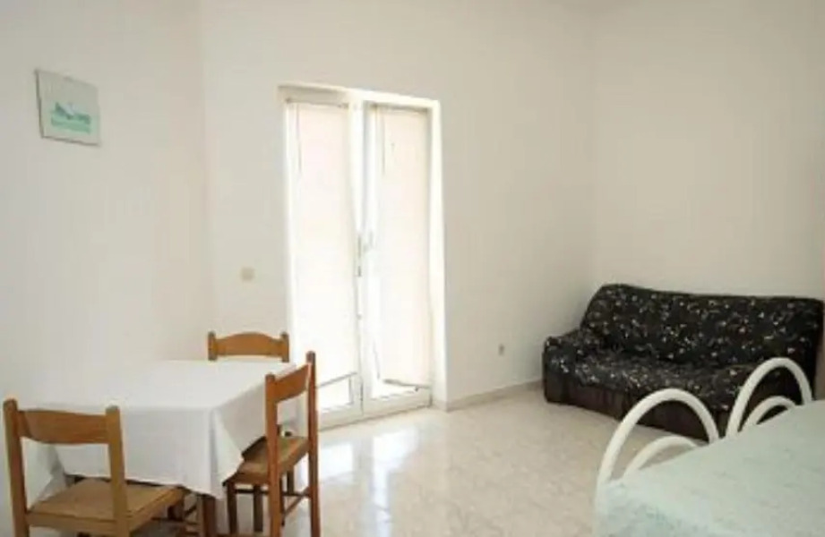 Apartments Angela Ližnjan