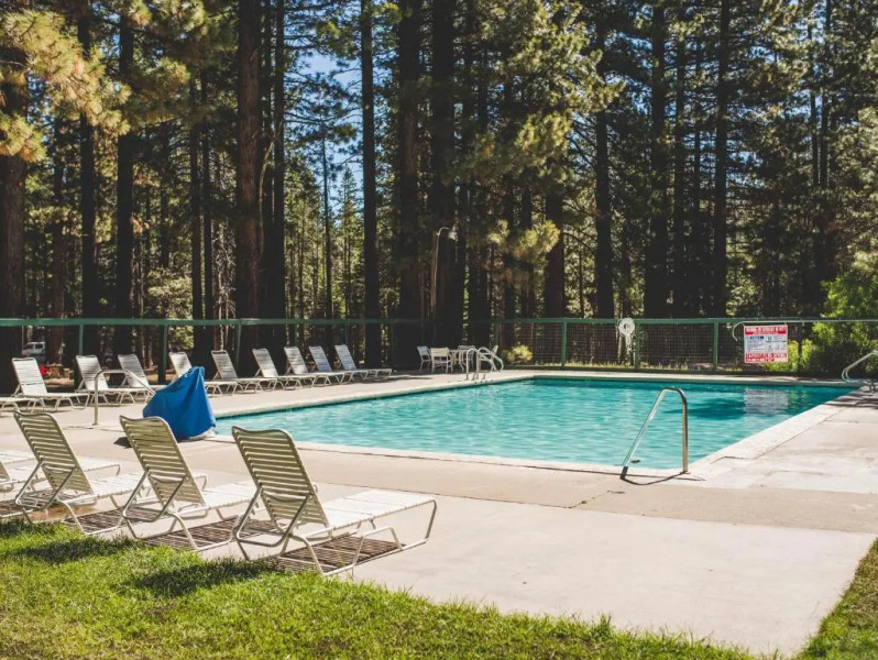 Tahoe Valley Accessible Cottage 7